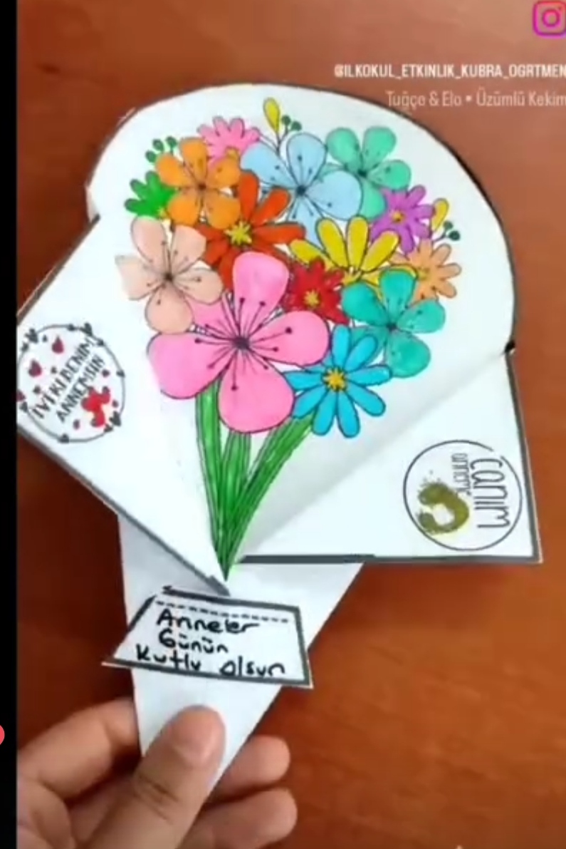 Anneler günü çiçeği oval